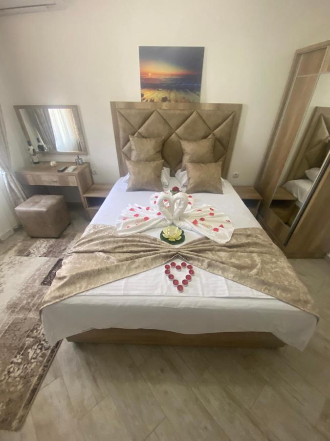 Apartments Gusar Ulcinj Esterno foto