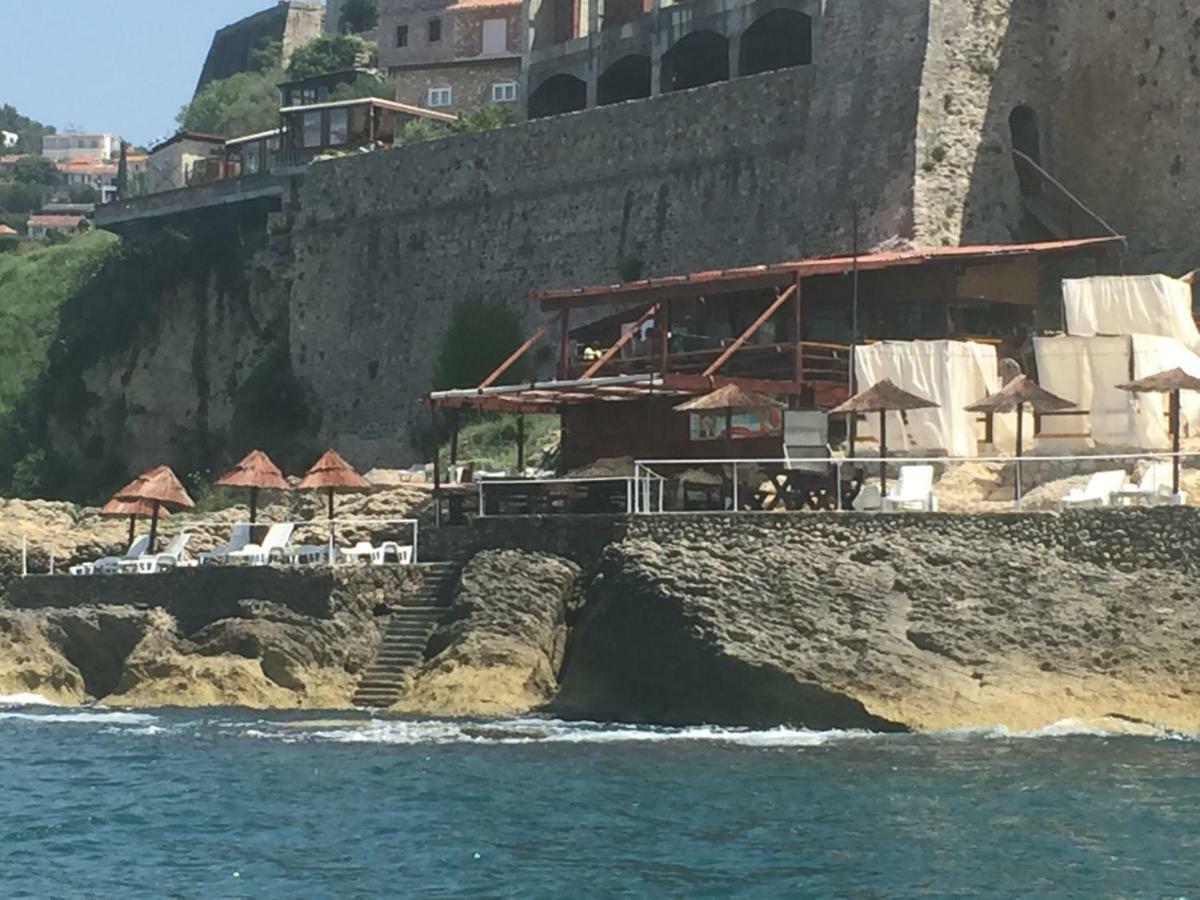 Apartments Gusar Ulcinj Esterno foto